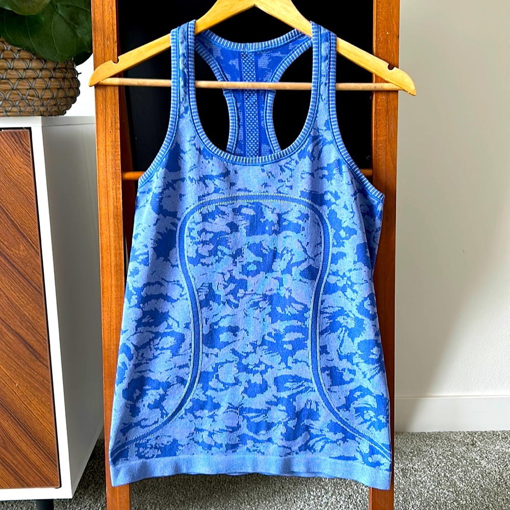 🍋 Lululemon Swiftly Tech Racerback tank top, light blue, size 8